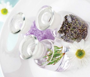 The Many Uses of Natural Herbal Remedies and Oils