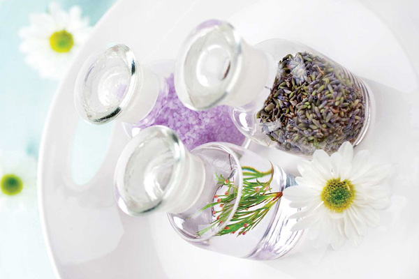 The Many Uses of Natural Herbal Remedies and Oils